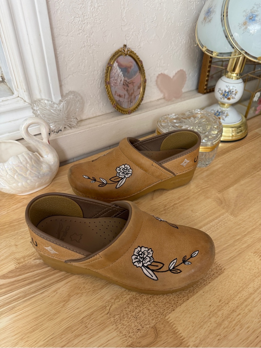 Dansko Floral Embroidered Brown Leather Clogs Size EU39-US8.5-9 Cottagecore Y2K - Picture 8 of 16